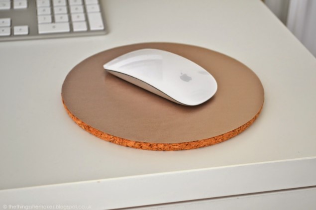DIY Circle Corkboard Mouse Pad
