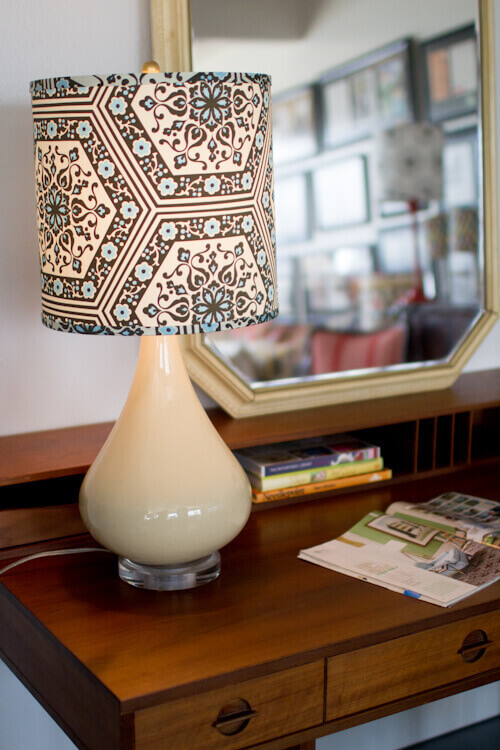 45 Creative DIY Lamp Shade Ideas to Brighten Your Decor – DIY Upholstered Lampshade DIY Upholstered Lampshade