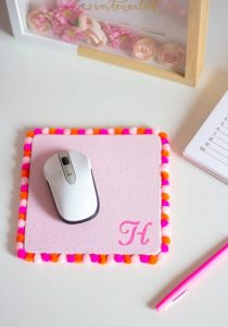 45 DIY Mouse Pad Ideas to Spruce Up Your Work Desk