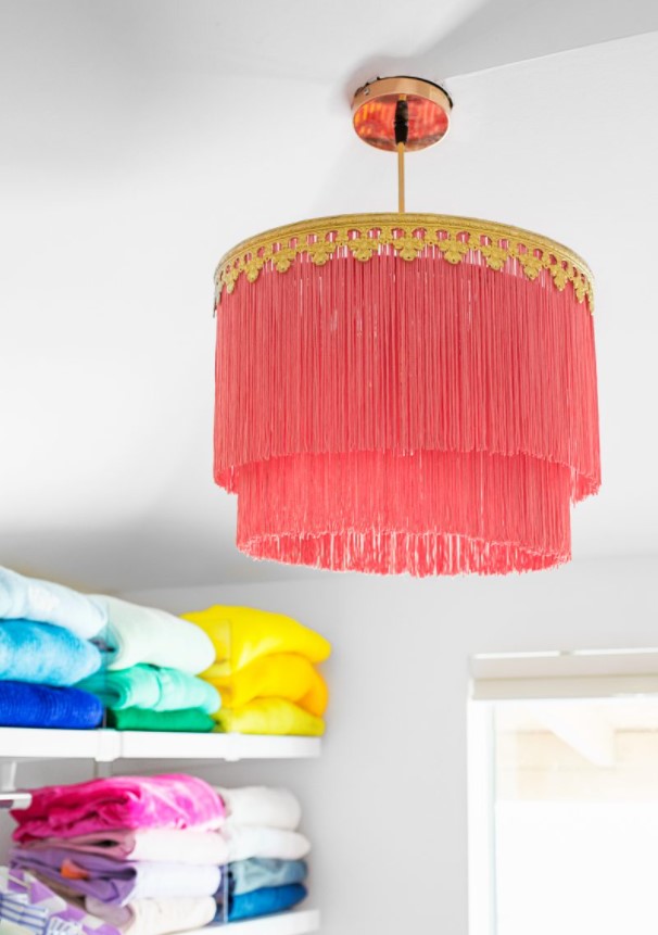 45 Creative DIY Lamp Shade Ideas to Brighten Your Decor – DIY Chainette Fringe Chandelier DIY Chainette Fringe Chandelier