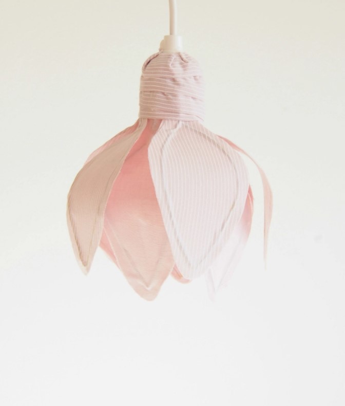 45 Creative DIY Lamp Shade Ideas to Brighten Your Decor – DIY Flower Lampshade from Fabric DIY Flower Lampshade from Fabric
