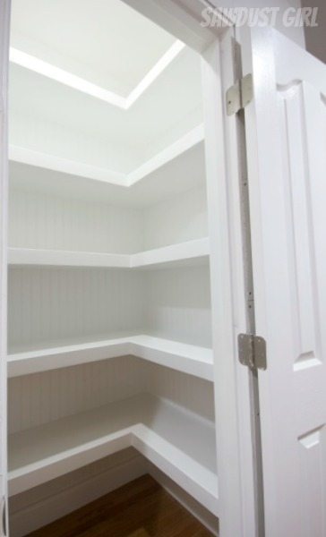 40 DIY Corner Shelves Ideas to Fix Your Awkward Corner – DIY Hall Closet Floating Shelves DIY Hall Closet Floating Shelves