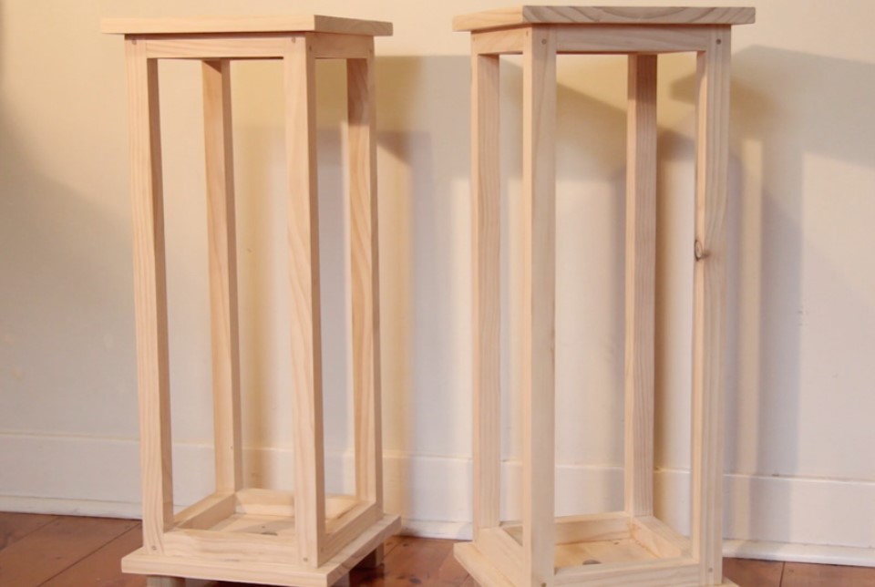 17 DIY Speaker Stand Ideas to Maximize Your Audio Experience – DIY Timber Speaker Stand DIY Timber Speaker Stand