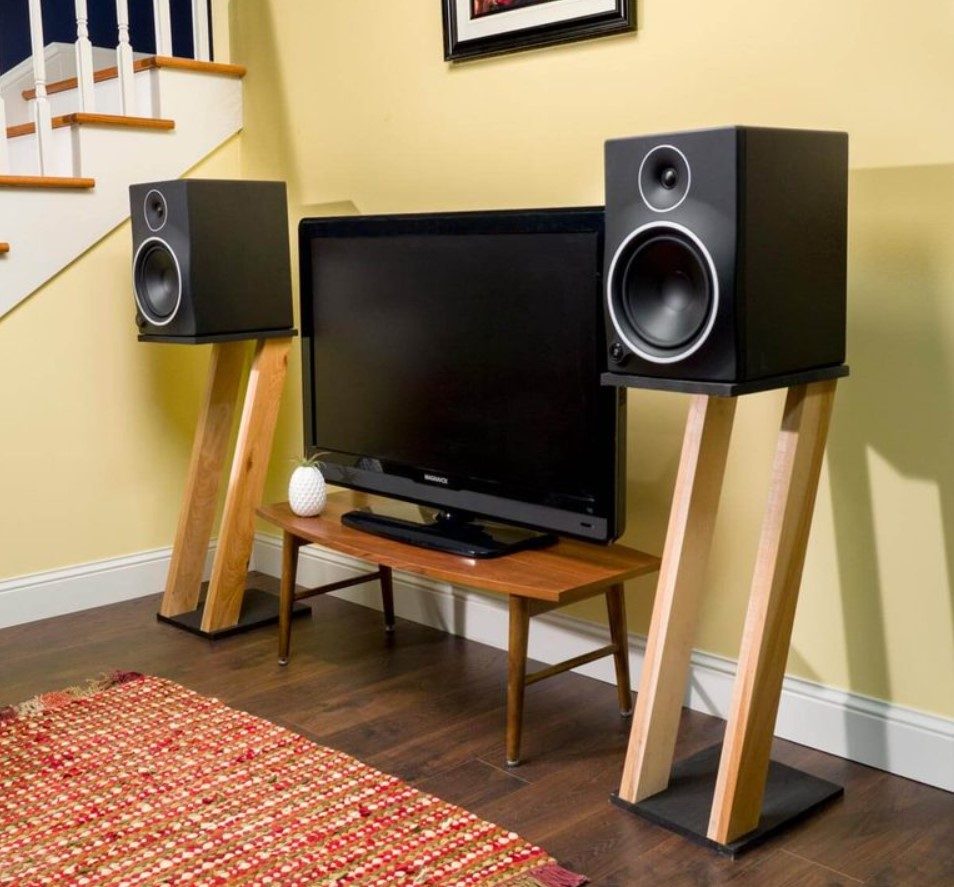 DIY Z shaped speaker stand