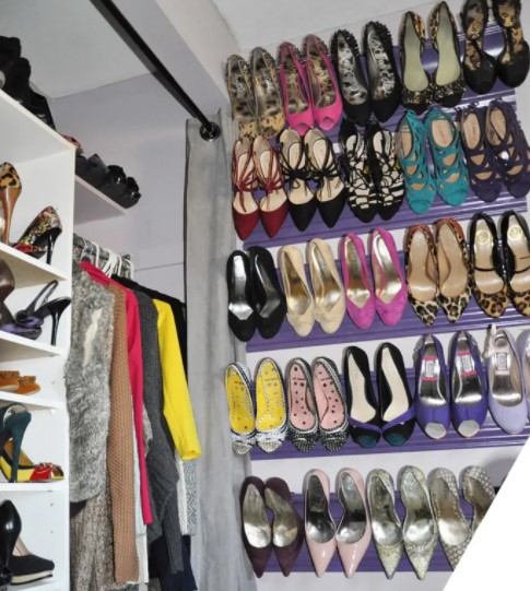 27 DIY Shoe Rack Designs for Your Stunning Shoe Collection – A Crown Molding DIY Shoe Rack A Crown Molding DIY Shoe Rack