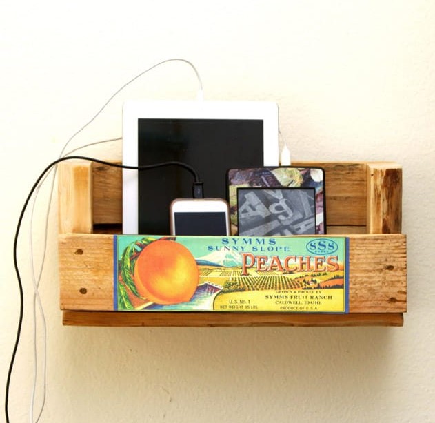 A PALLET SHELF CHARGING STATION