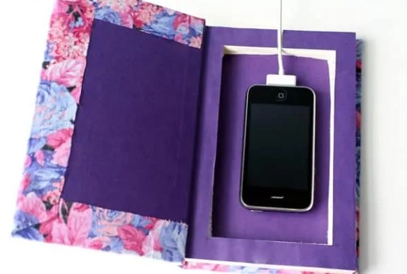 BOOK IT DIY CELL PHONE CHARGING STATION