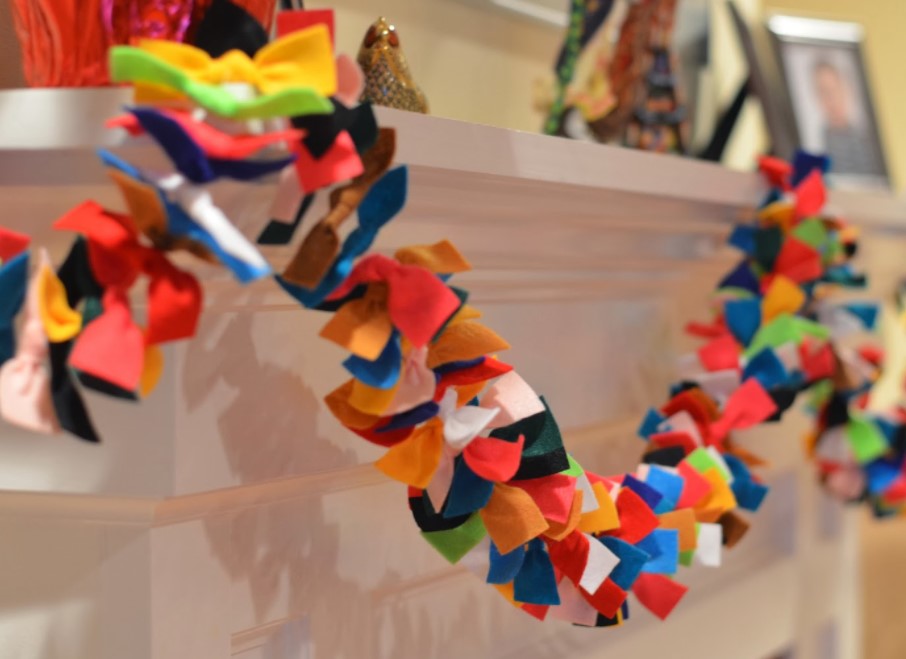 35 DIY Tassel Garland Ideas with Easy-to-Follow Tutorials – DIY BOW GARLAND DIY BOW GARLAND