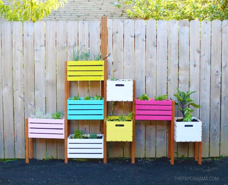 50 DIY Outdoor Privacy Screen Ideas with Free Plans – DIY Backyard Vertical Planter DIY Backyard Vertical Planter