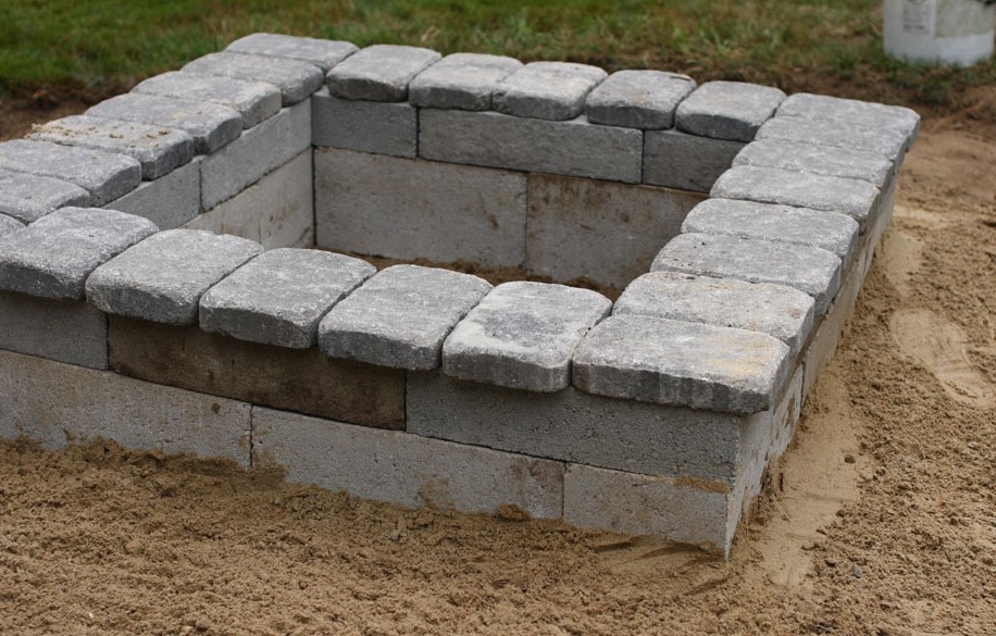 DIY Concrete Fire Pit 1