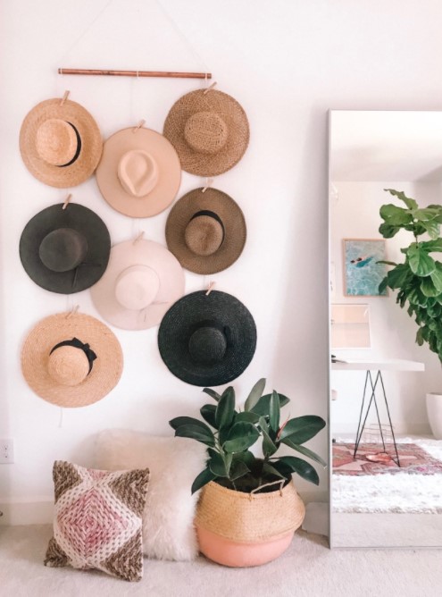 25 DIY Hat Rack Designs to Show Off Your Hat Collection – DIY Hanging Hat Wall DIY Hanging Hat Wall