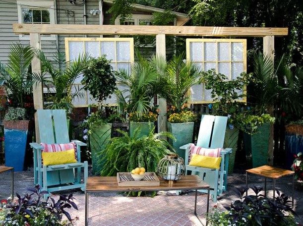 50 DIY Outdoor Privacy Screen Ideas with Free Plans – DIY Privacy Screen from window frames DIY Privacy Screen from window frames