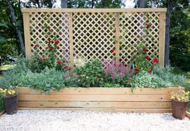 DIY Privacy Screen with Planter