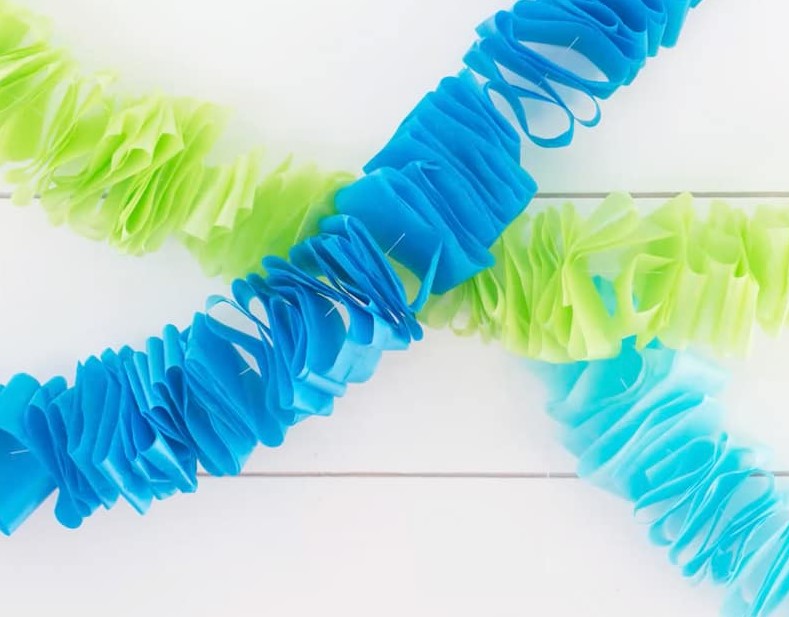 DIY RUFFLED TISSUE PAPER GARLAND