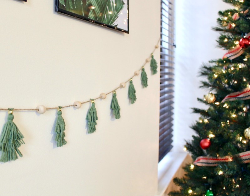 DIY Tassel Christmas Tree Garland