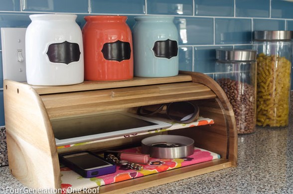 27 DIY Charging Station Ideas for a Tidy Workspace – DIY cell phone charging station tutorial DIY cell phone charging station tutorial