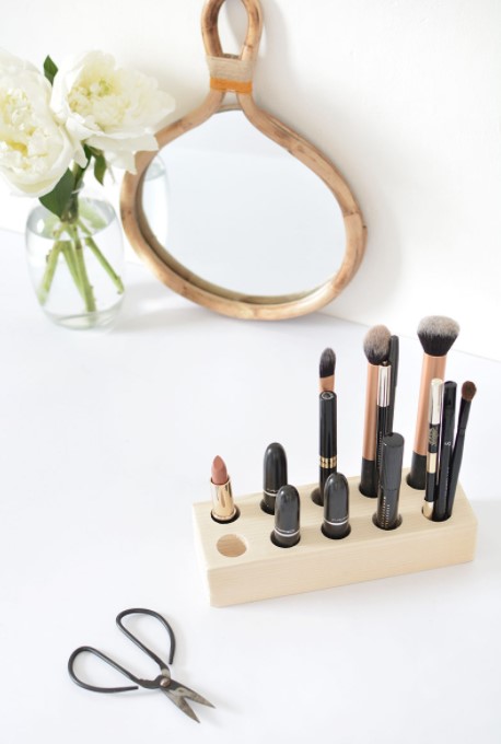 31 DIY Makeup Storage Ideas to Display Your Beauty Arsenal – DIY easy make up storage DIY easy make up storage