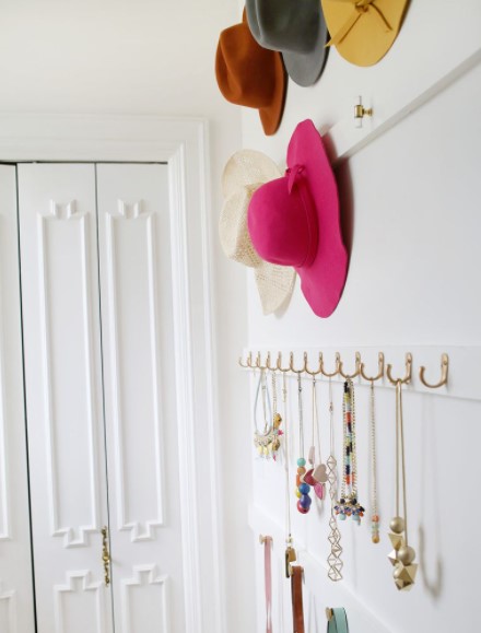 25 DIY Hat Rack Designs to Show Off Your Hat Collection – ELSIES DIY CLOSET ORGANIZATION ELSIES DIY CLOSET ORGANIZATION