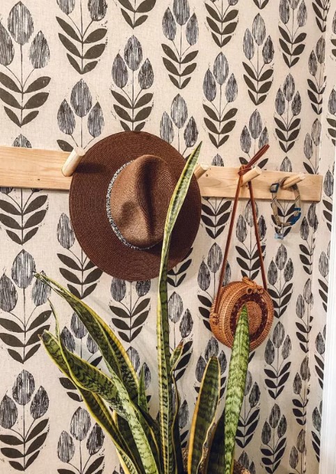 25 DIY Hat Rack Designs to Show Off Your Hat Collection – Easy Peg Rack Easy Peg Rack