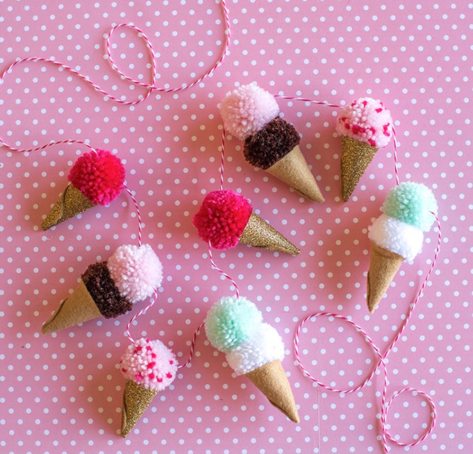 ICE CREAM POM POM GARLAND