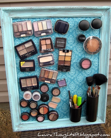 31 DIY Makeup Storage Ideas to Display Your Beauty Arsenal – Make up Magnet Board Make up Magnet Board