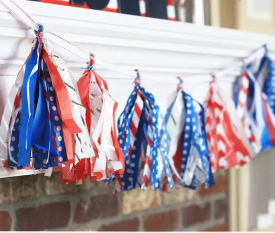 PATRIOTIC TISSUE PAPER TASSEL GARLAND