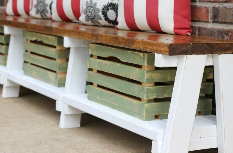 Simple DIY Farmhouse Bench