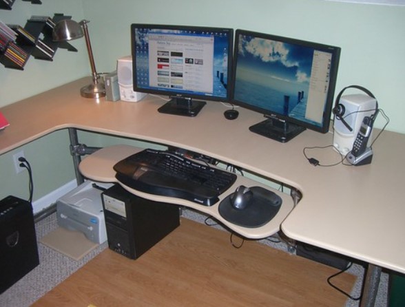 a Custom Ergonomic Computer Desk