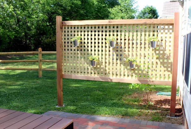50 DIY Outdoor Privacy Screen Ideas with Free Plans – an Outdoor Privacy Screen an Outdoor Privacy Screen