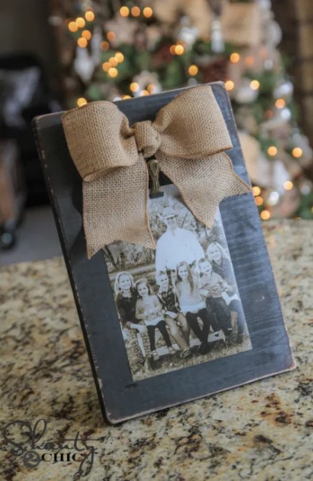 3 DIY BOW PICTURE FRAME
