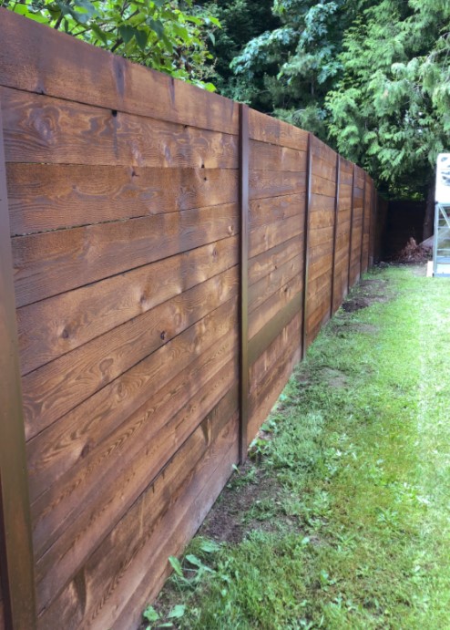 25 Budget-friendly DIY Fence Ideas for Every Homeowner – A HORIZONTAL FENCE ITS AMAZINGLY EASY A HORIZONTAL FENCE ITS AMAZINGLY EASY
