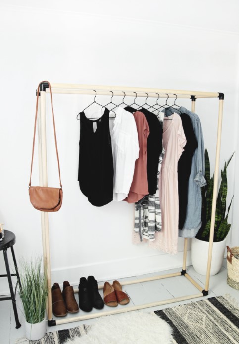 25 Best DIY Clothes Rack Ideas (Simple & Affordable) – DIY CLOTHING RACK DIY CLOTHING RACK