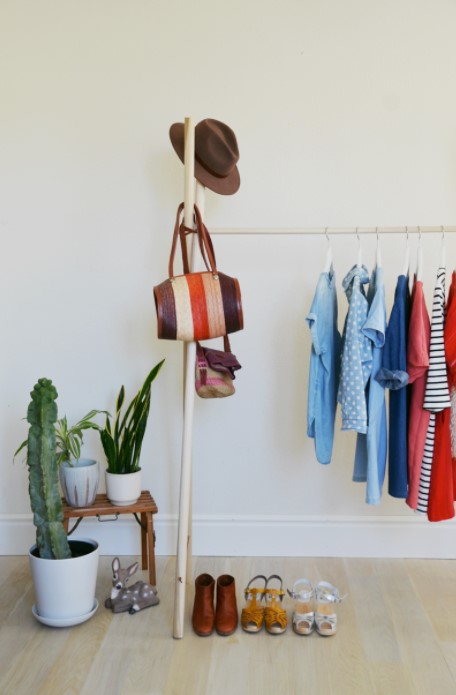 25 Best DIY Clothes Rack Ideas (Simple & Affordable) – DIY CLOTHING RACK a beautiful mess DIY CLOTHING RACK a beautiful mess