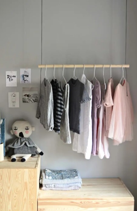 DIY HANGING CLOTHES RACK