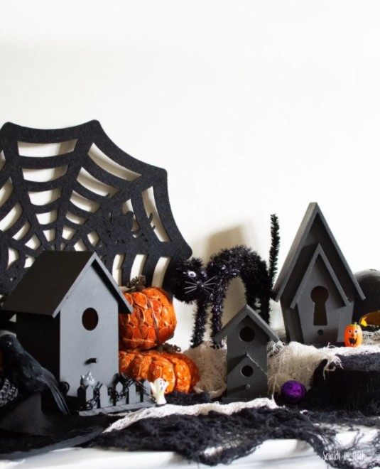 DIY Haunted Birdhouse for Halloween Decoration