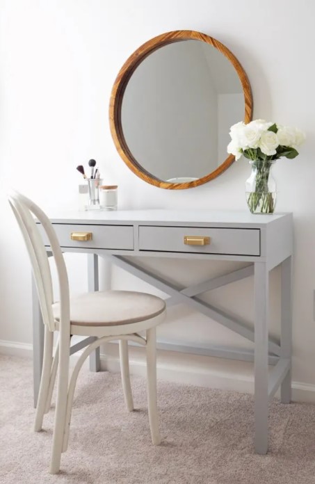 DIY Makeup Vanity Angela