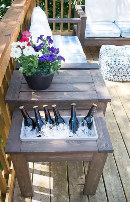 25 Best DIY Outdoor Furniture Ideas (with Free Plans) – DIY Outdoor End Table with Built In Planter or Ice Bucket DIY Outdoor End Table with Built In Planter or Ice Bucket