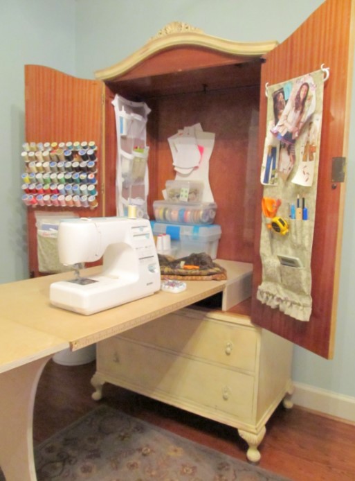 25 DIY Sewing Table Ideas to Spice Up Your Crafting Journey – DIY Sewing Cabinet DIY Sewing Cabinet