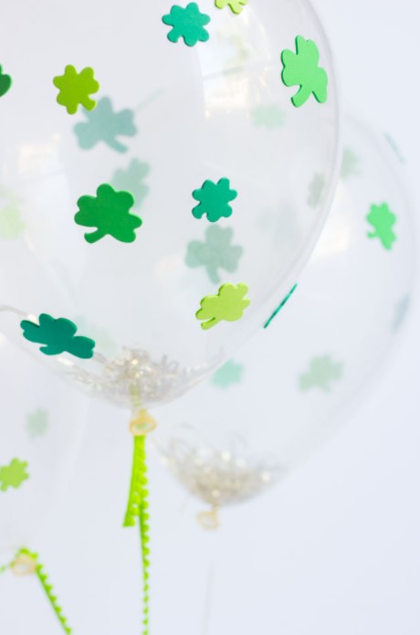 DIY St. Patricks Day Shamrock Balloons