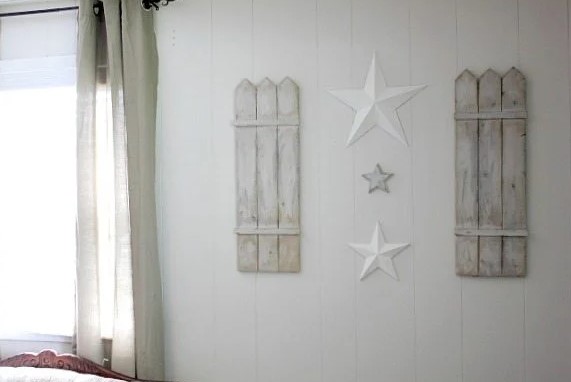 25 Best DIY Wall Decor Ideas to Personalize Your Blank Wall – DIY Wall Art Solution Shutters and Stars DIY Wall Art Solution Shutters and Stars