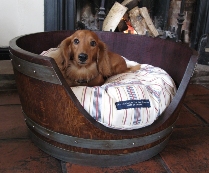 25 Comfortable DIY Dog Bed Ideas for Your Fur Baby – Dog Bed from a Wine Barrel Dog Bed from a Wine Barrel