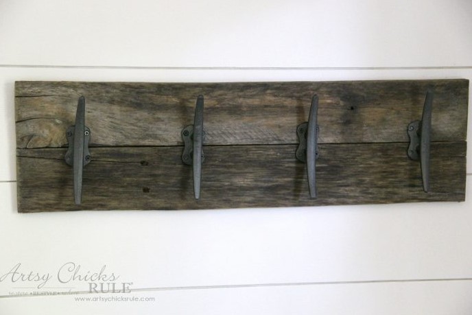 Easy DIY Nautical Pallet Wood Coat Rack simple project