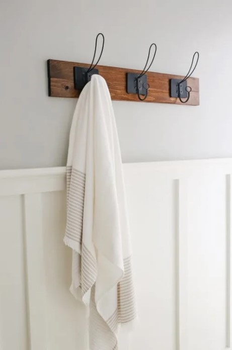 25 DIY Coat Rack Ideas That Are Easy to Build – Farmhouse Style DIY Towel Rack Farmhouse Style DIY Towel Rack