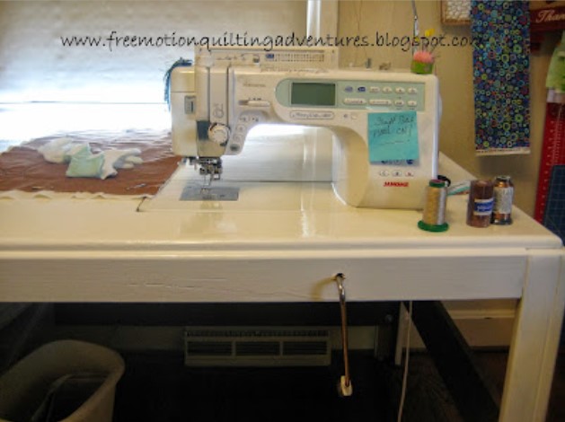 25 DIY Sewing Table Ideas to Spice Up Your Crafting Journey – Great for Free Motion Quilting Great for Free Motion Quilting
