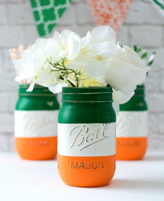 25 DIY St. Patrick's Day Decoration Ideas – Easy & Simple – IRISH FLAG MASON JARS IRISH FLAG MASON JARS