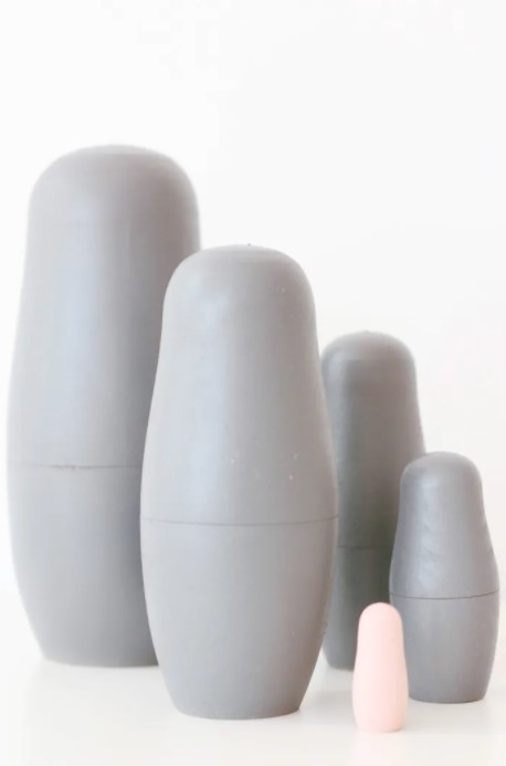 25 DIY Gender Reveal Party Ideas for a Memorable Celebration – MINIMAL DIY GENDER REVEAL NESTING DOLLS MINIMAL DIY GENDER REVEAL NESTING DOLLS