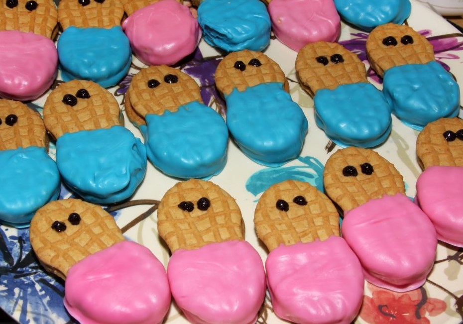 25 DIY Gender Reveal Party Ideas for a Memorable Celebration – Nutter Butter Baby Face Cookies Nutter Butter Baby Face Cookies
