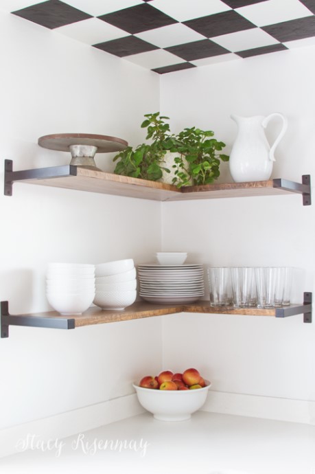 OPEN SHELVES IN THE KITCHEN