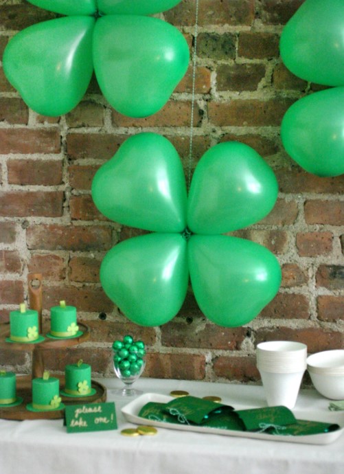 25 DIY St. Patrick's Day Decoration Ideas – Easy & Simple – SHAMROCK BALLOONS SHAMROCK BALLOONS