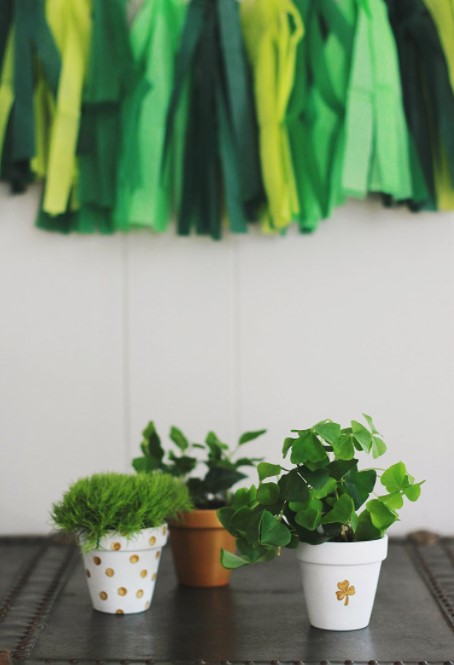 ST. PATRICKS DAY CLAY POT PLANTERS